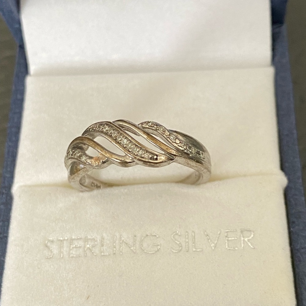 GENUINE NATURAL DIAMOND RING BAND - Picture 4 of 4